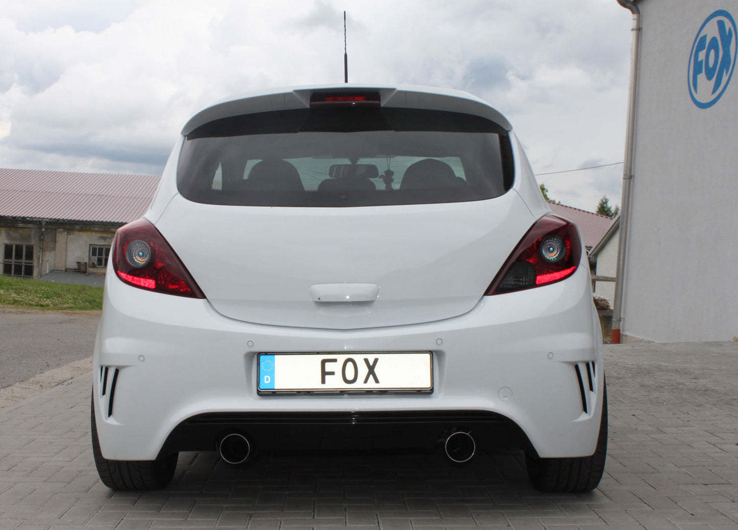 FOX Opel Corsa D - NRE-Edition Stoßstange Endschalldämpfer Ausgang rechts/links - 1x100 Typ 25 rechts/links