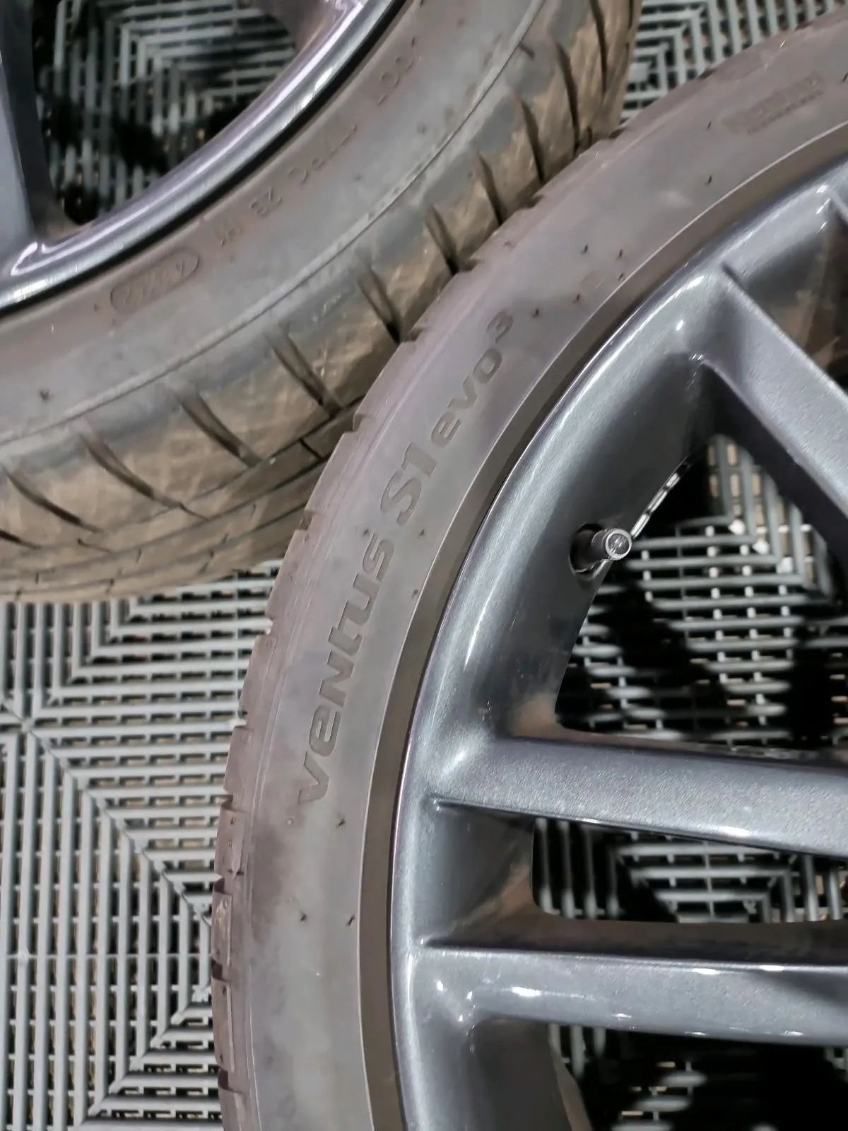 Original Audi S8 Sommerräder 9x20 ET45 5x112 255 30 20 Speedline 4E0601025AP