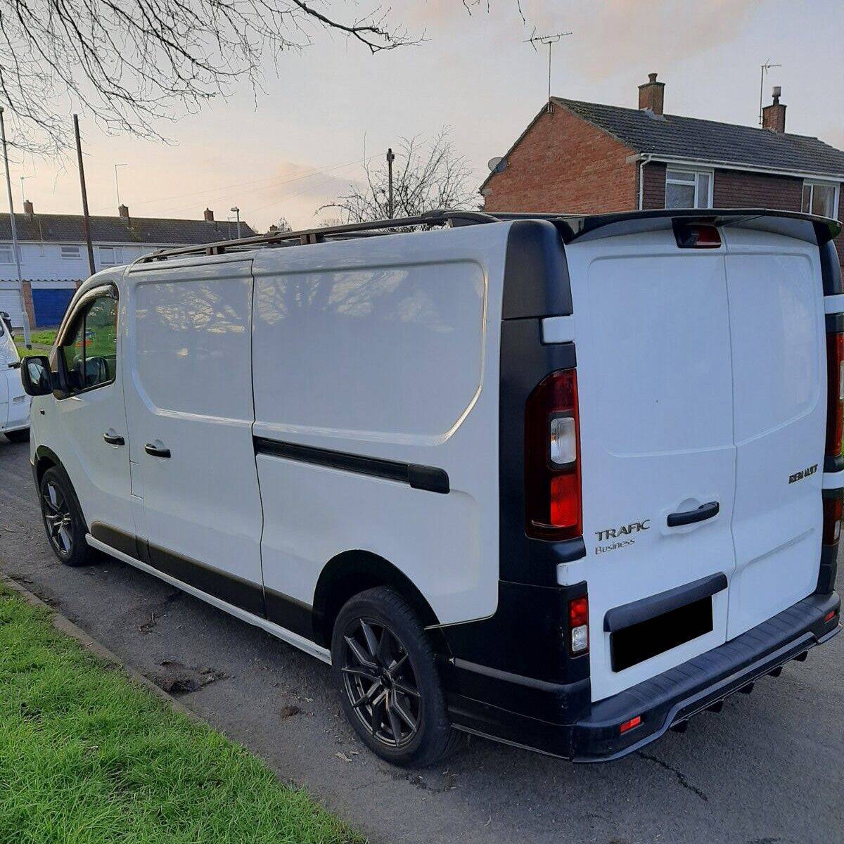 Oneway Radlaufleisten RENAULT Trafic X82 2014-2018 v2 mit ABE TÜV