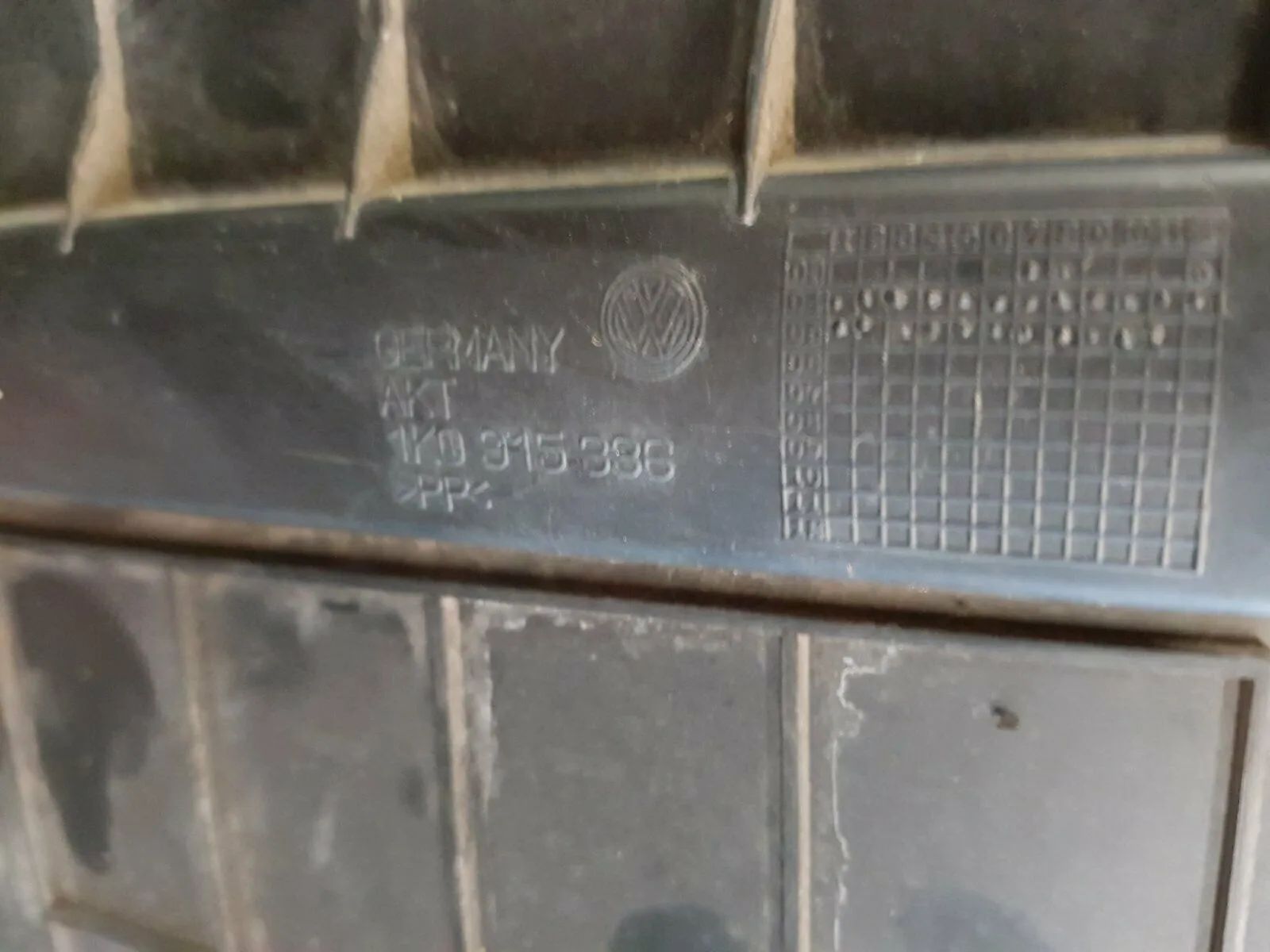 Batteriekasten Batteriehalter 1K0915333B Audi A3 Golf 5 6 Träger