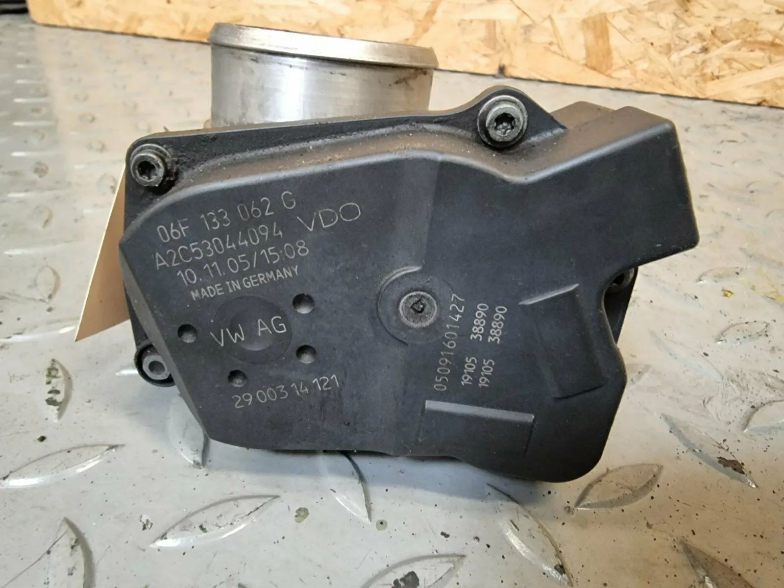 Drosselklappe VW Golf 5 GTI A3 S3 8P 2,0TFSI 06F133062G