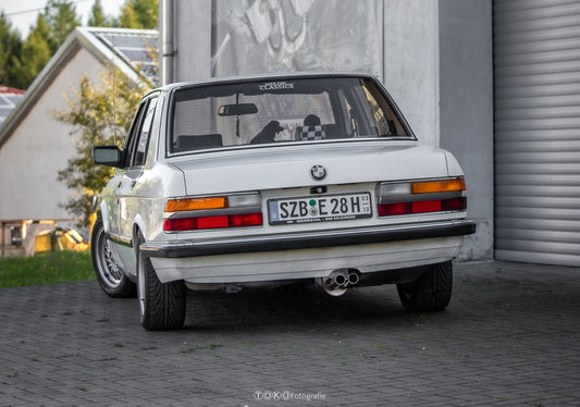 FOX BMW E28 525e mit Katalysator Endschalldämpfer - 2x55 Typ 10