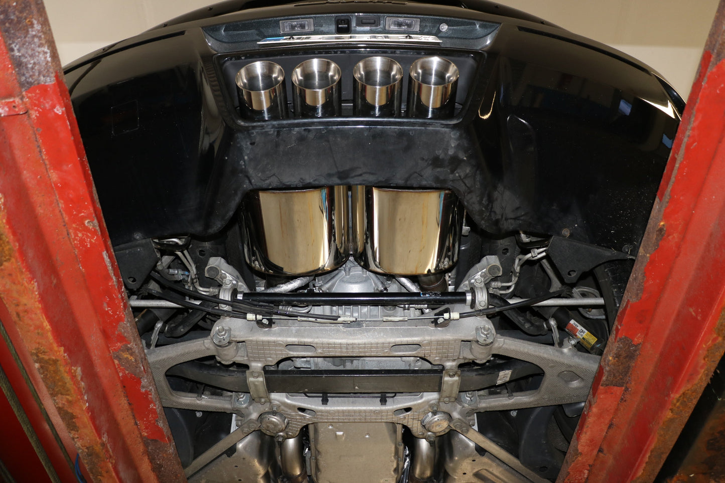 Corvette C7/ Z06 Endschalldämpfer Ausgang mittig - 4x100 Typ 25 mittig