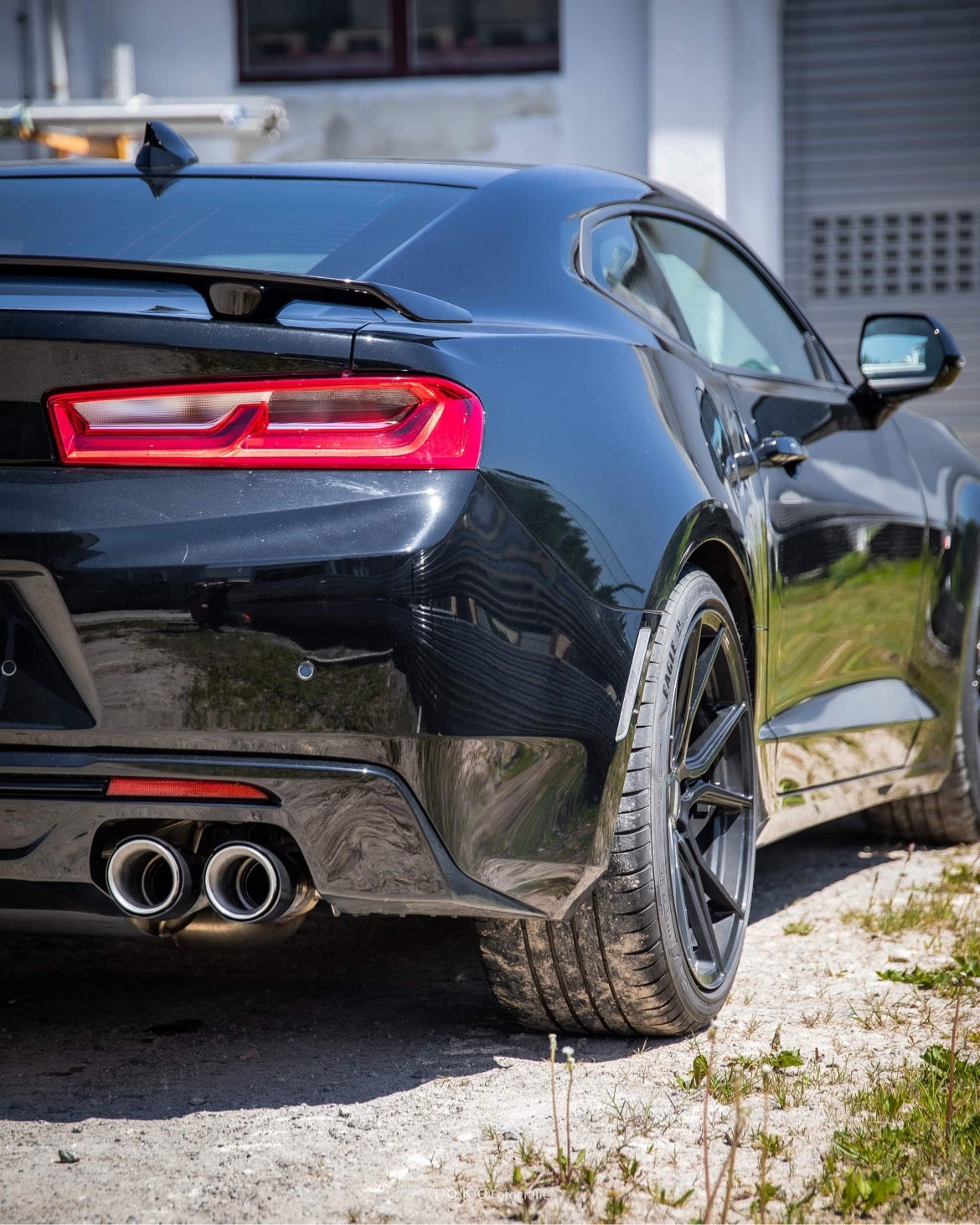 FOX Chevrolet Camaro - A1XC Endschalldämpfer quer Ausgang rechts/links mit 2 Abgasklappen - 2x100 Typ 25 rechts/links mit schwarzen Covern
