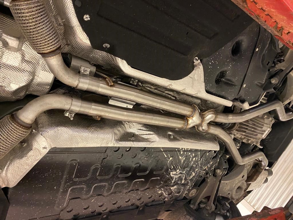 FOX Ford Explorer Typ WUJ X-Pipe/ Vorschalldämpferersatzrohr