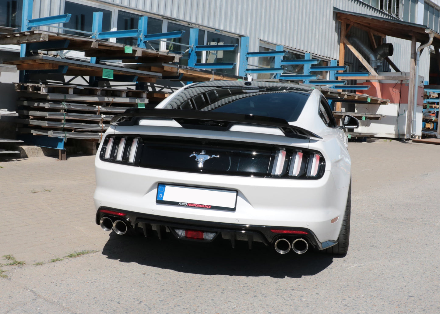 FOX Ford Mustang VI Coupe & Convertible - 4/6/8 -Zylinder Endschalldämpfer rechts/links ohne Abgasklappen - 2x100 Typ 25 rechts/links - passend an den Stoßstangenansatz 52889573 von Velocity
