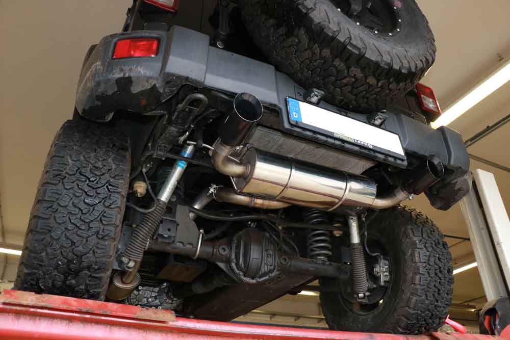 Jeep Wrangler III - JK Endschalldämpfer quer Ausgang rechts/links - 1x100 Typ 25 rechts/links schwarz emalliert