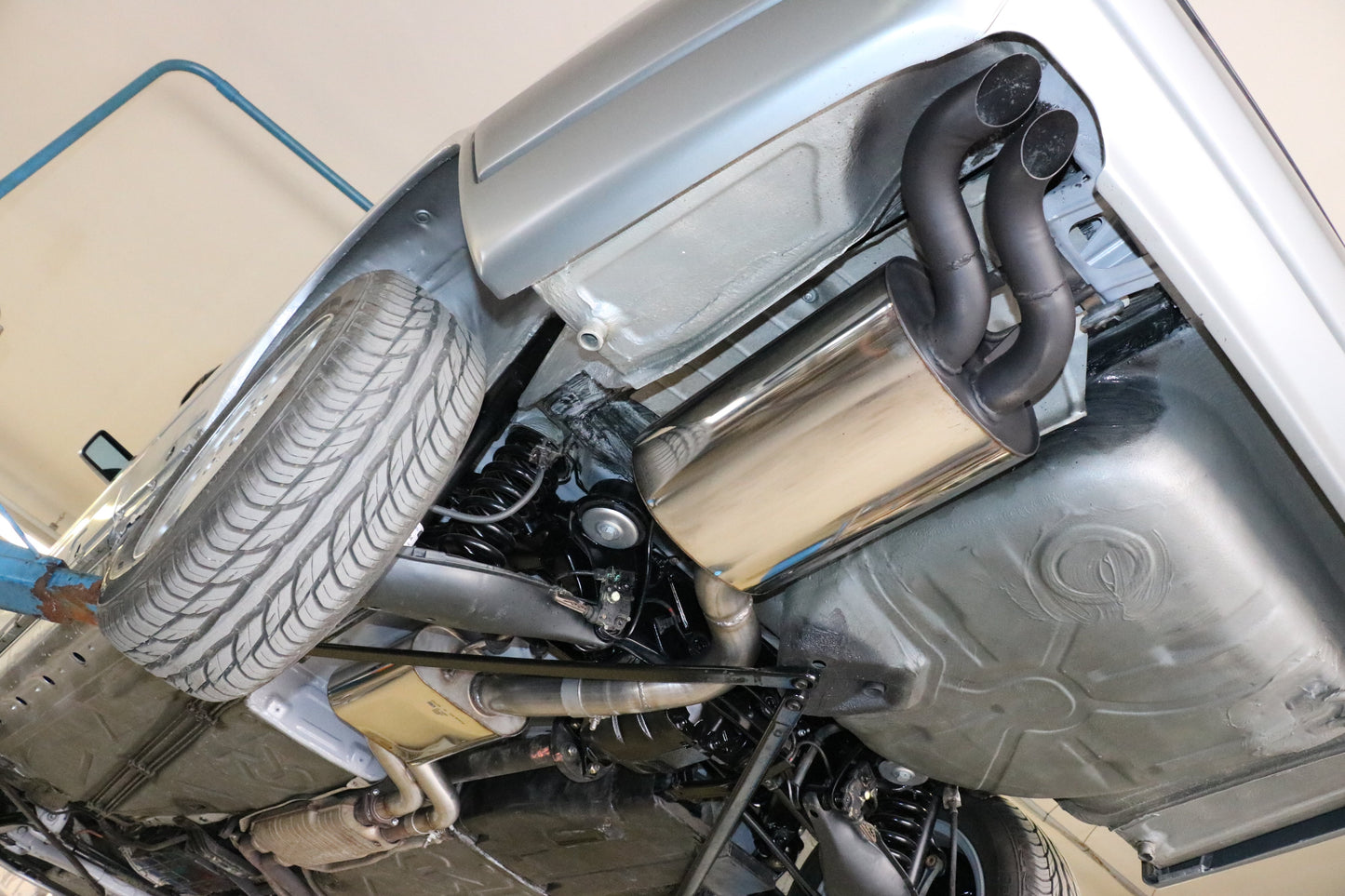 FOX Mercedes E-Klasse W124 Cabrio Endschalldämpfer Ø70mm - 2x55 Typ 28 (Dieseloptik - von hinten nicht sichtbar)