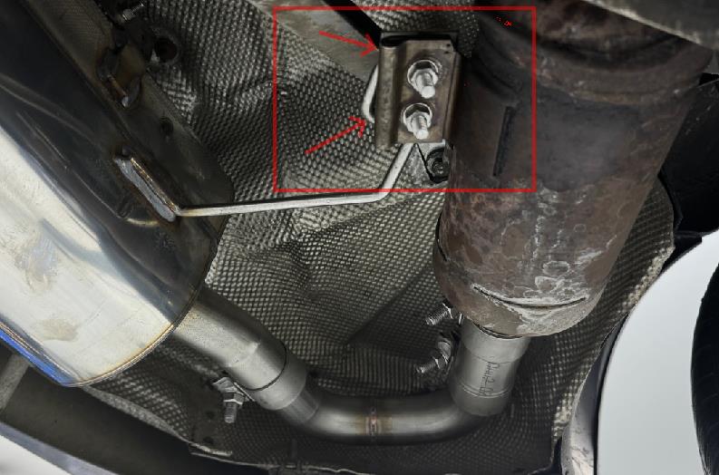 FOX Porsche Boxster Typ 986 Reparaturset für Haltebügeln (Bestend aus 2 Haltern und 4 Schreiben)