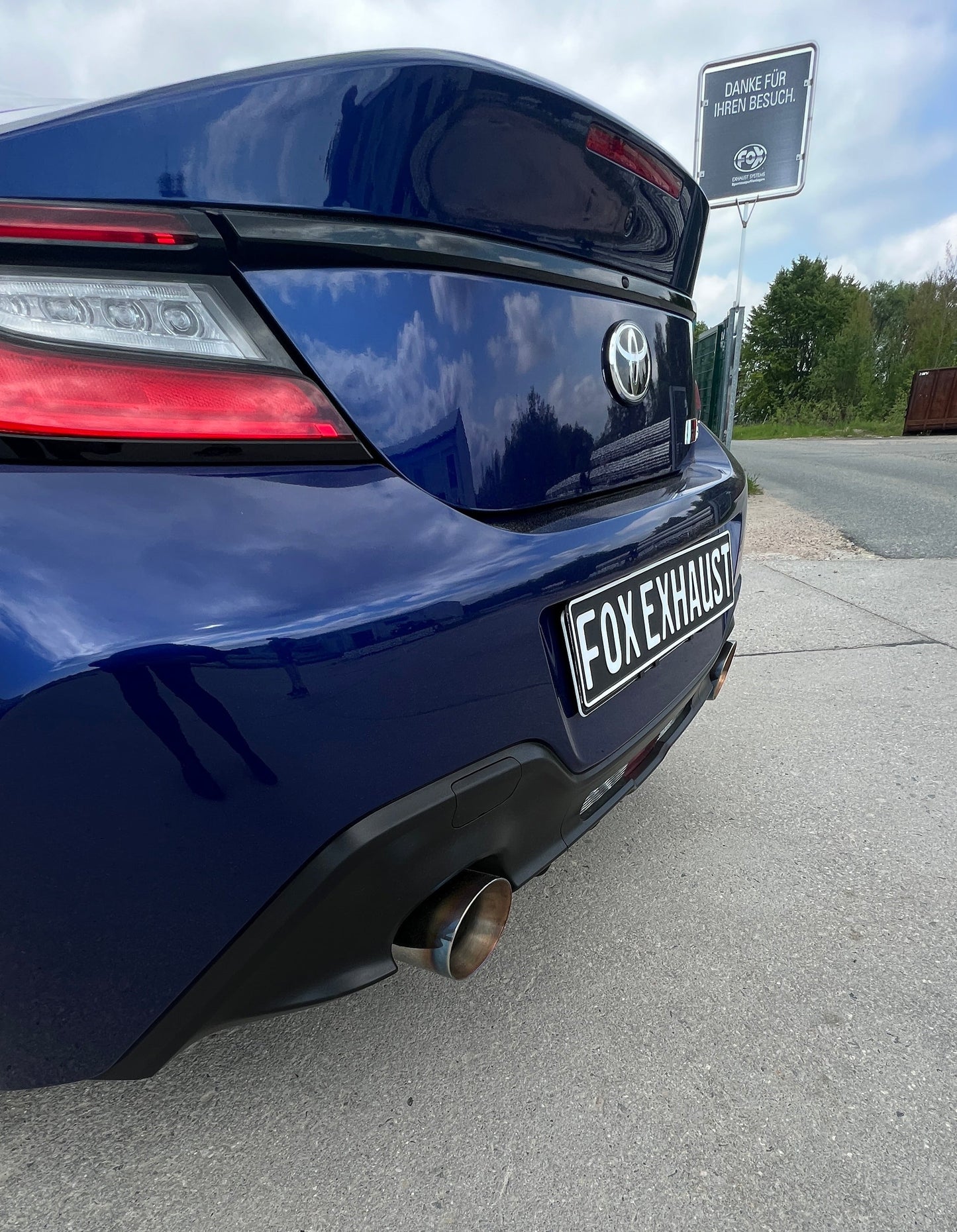 FOX Toyota GR86 Endschalldämpfer - 1x114 Typ 25 rechts/links mit colouriertem Rand