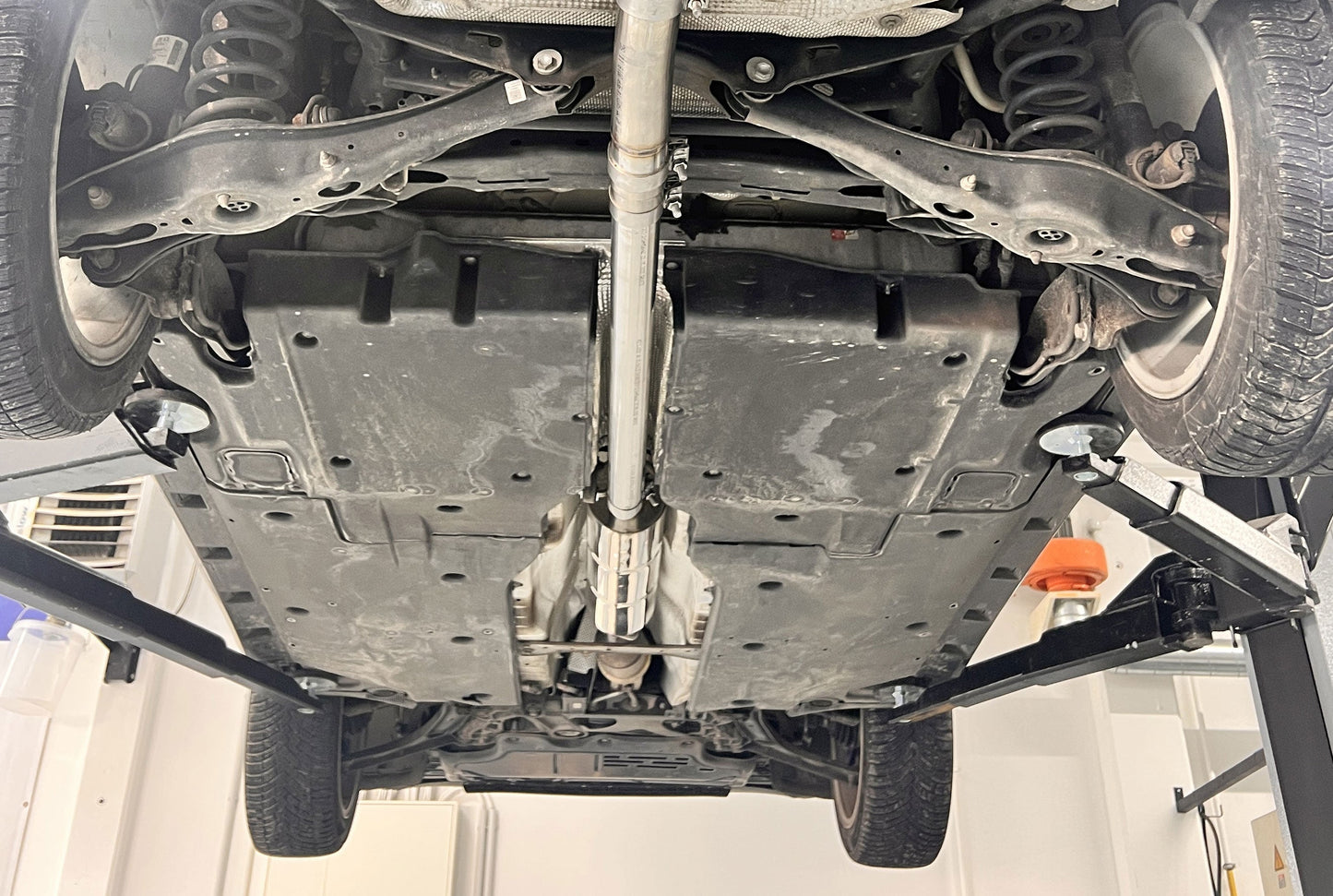 FOX VW Passat B8 GTE Vorschalldämpfer