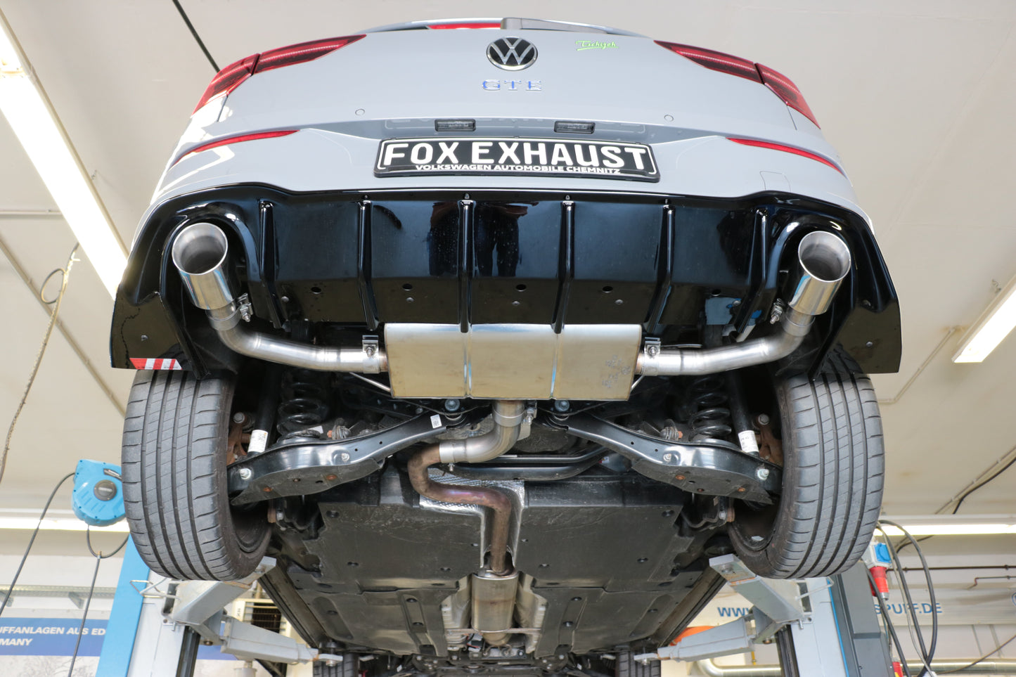 FOX VW Golf VIII GTE mit Einsatz schwarz Endschalldämpfer rechts/links - 1x100 Typ 25 rechts/links inkl. Heckeinsatz schwarz lackiert