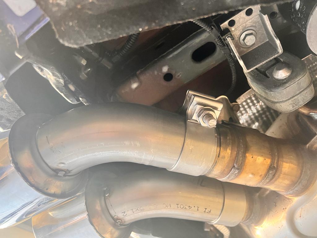 FOX VW Golf 8 R Endrohre rechts/links - 2x100 Typ 25 rechts/links - passend auf den originalen Endschalldämpfer